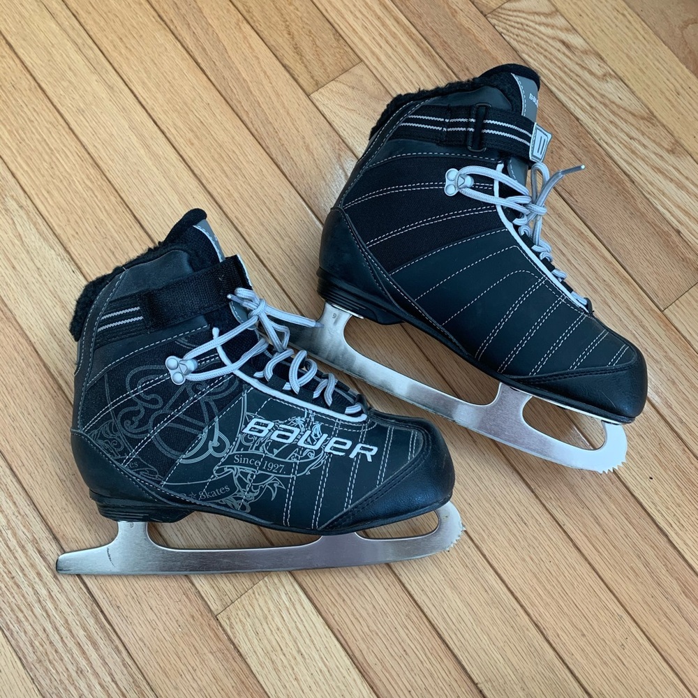 Women’s Bauer figure skates